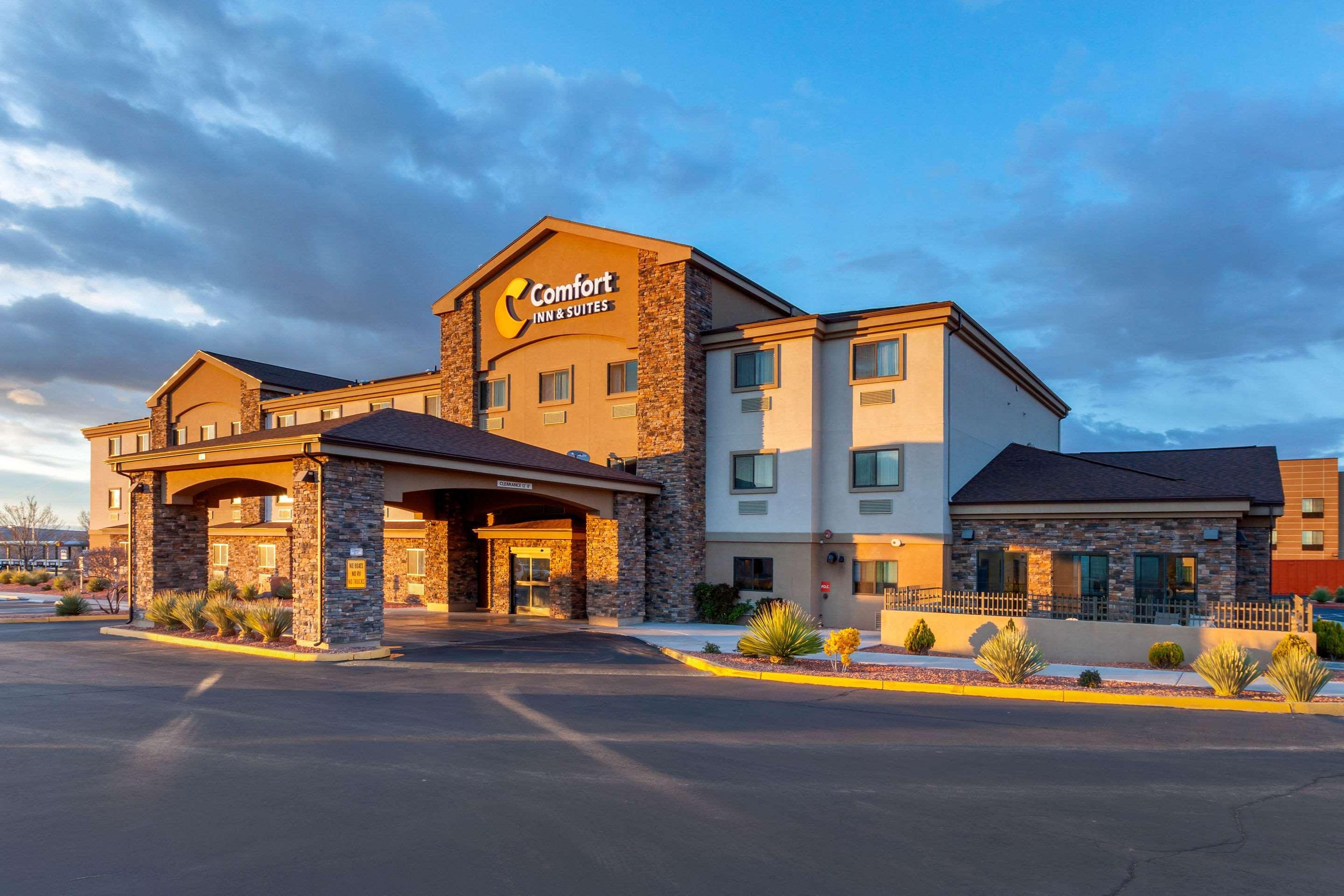 Comfort Inn & Suites Page At Lake Powell Exterior photo